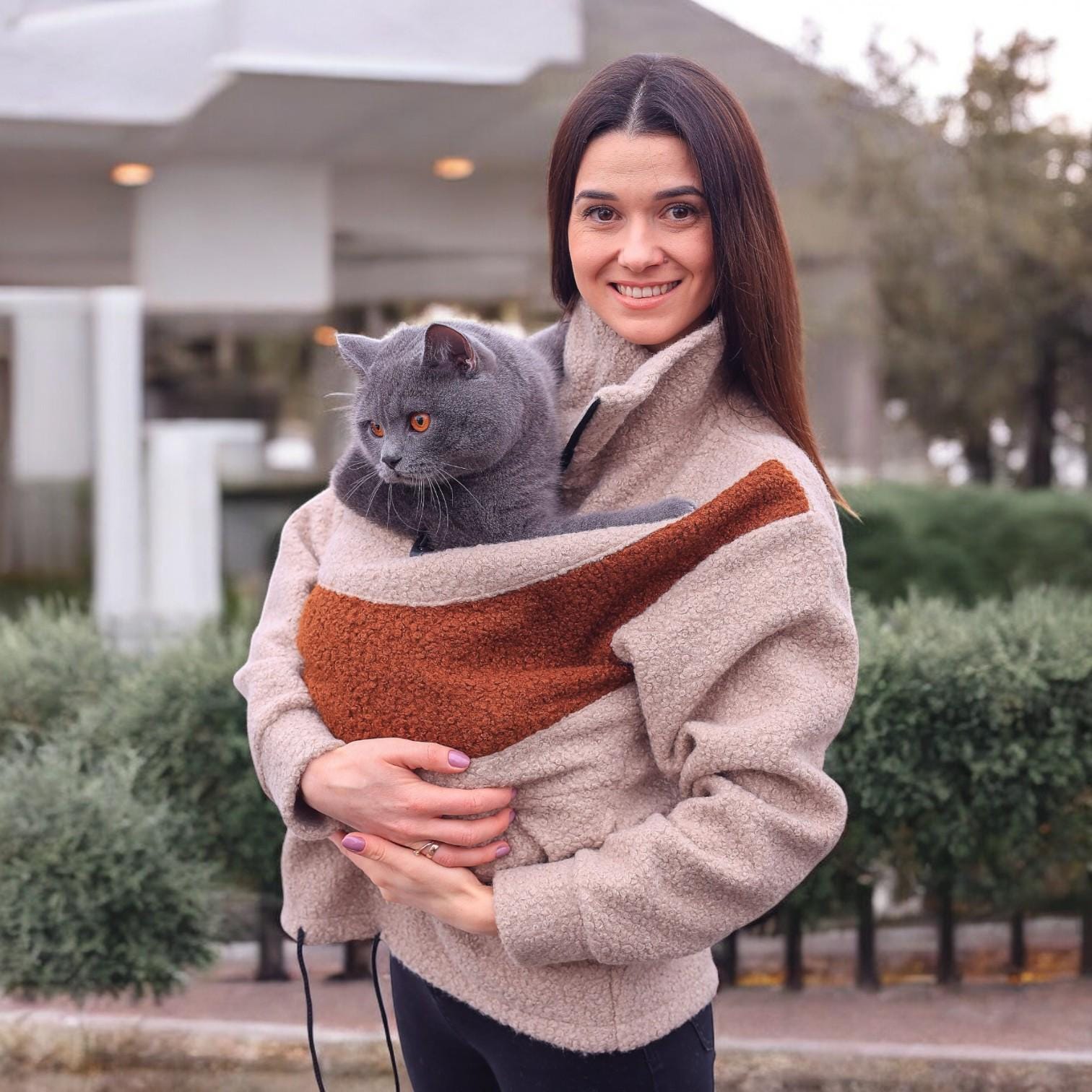 Bouclé Lambswool Pet Carrier Sweatshirt: Cozy Cat & Dog Mom Gift Secondary image